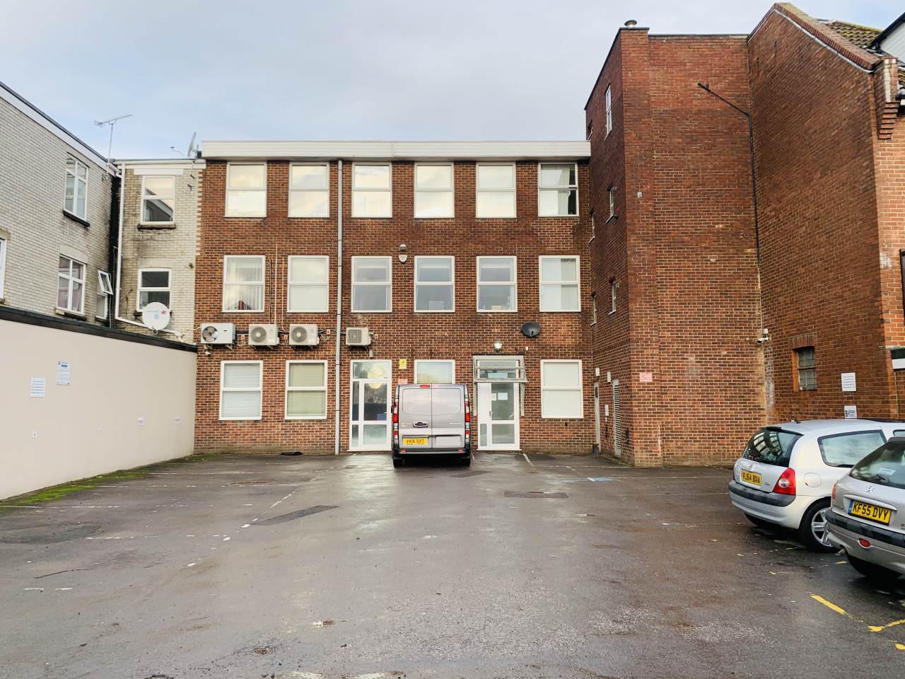 1 Bedroom Holdenhurst Road, Poole